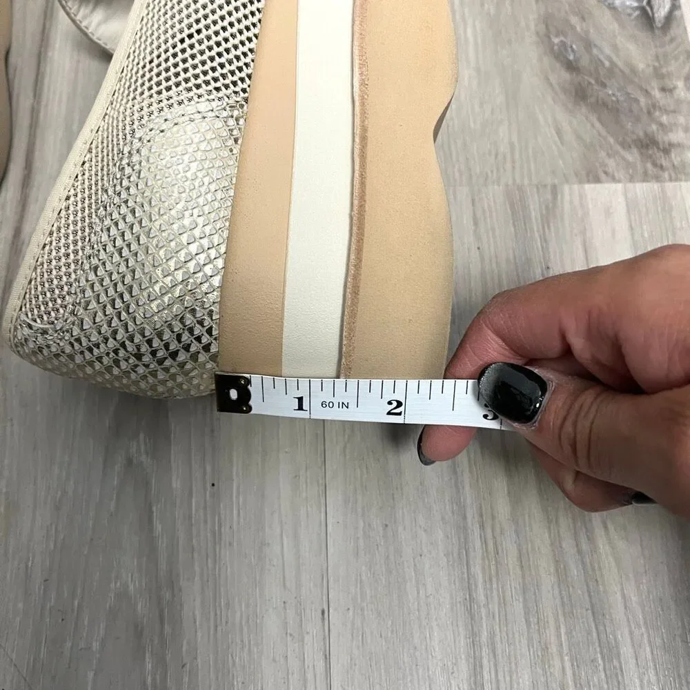 Dolce‎ Vita Loafers Women’s 8.5 Jaksen Beige Tan and Gold Mesh Platform Slip On